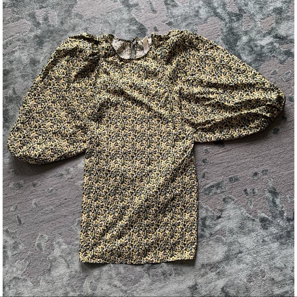 H&M flower pattern puff sleeved knee length dress